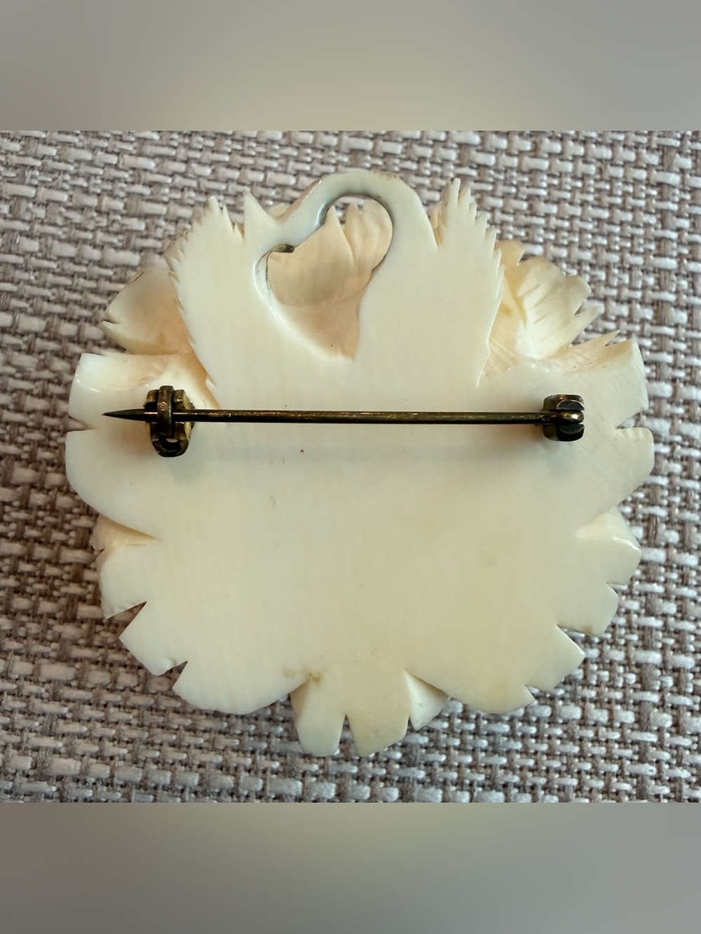 Carved Cream Rose Celluloid Very Vintage Brooch - Picture 7 of 14